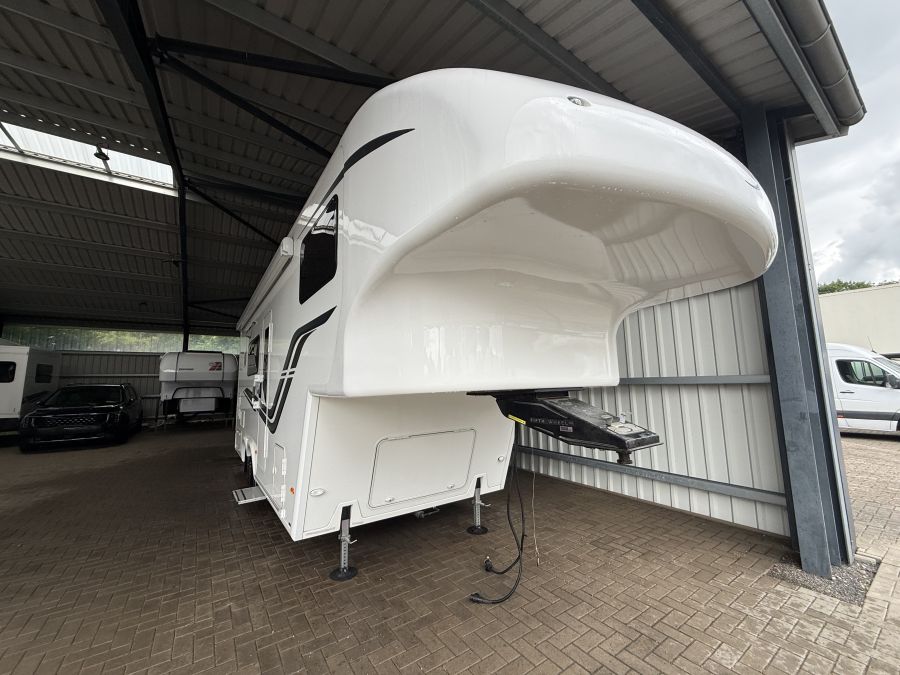 Fifth Wheel Co Celtic Rambler